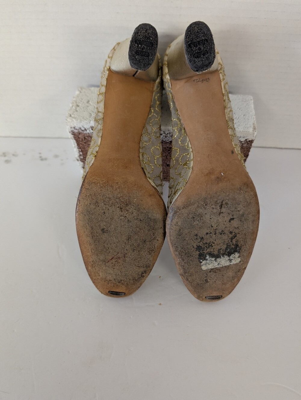 Vintage Shoes Gold Mesh Mid-Heel Pumps - Women's Dress Shoes Sz 7 - Picture 4 of 10